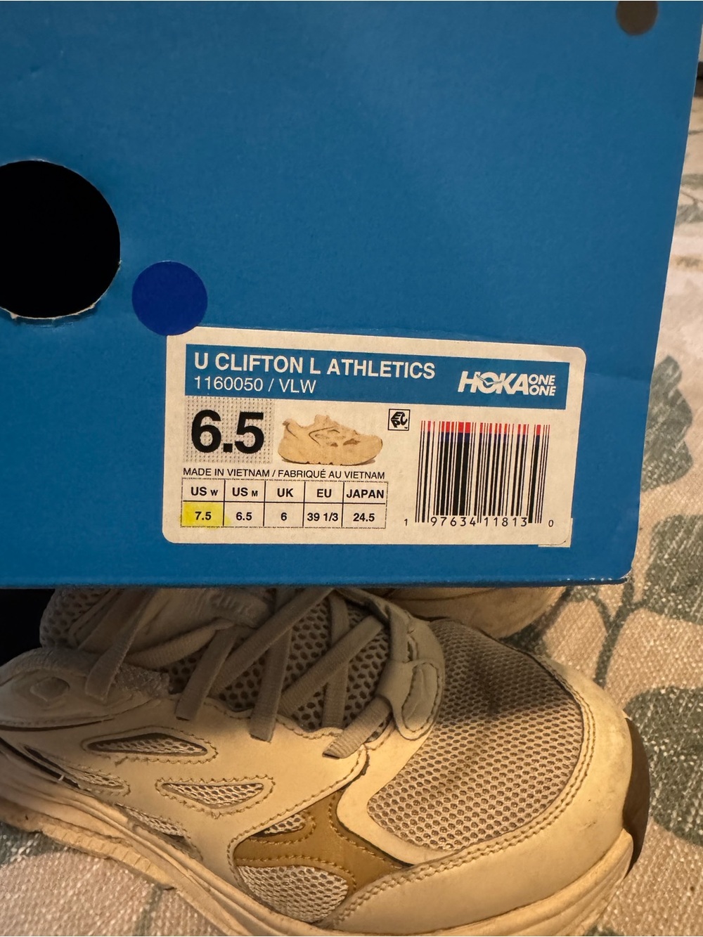 Hoka One One Clifton L in Vanilla Wheat W 7.5 - Picture 8 of 11